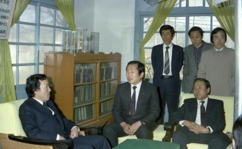 허문도 문화공보부차관 독립기념관 부지 시찰 이미지