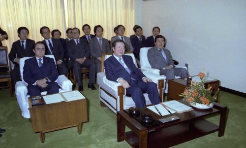 김상협 국무총리 삼성반도체 시찰 이미지