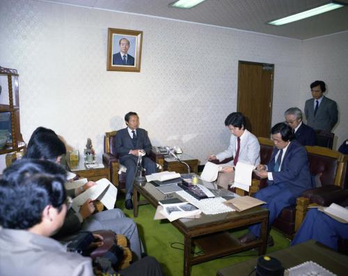 이진희 문화공보부장관 현대미술관 이전 발표 이미지