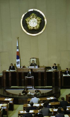 김상협 국무총리 국회개회식 참석 이미지