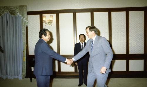 김상협 국무총리 영국 왕족 접견(글라이든) 이미지