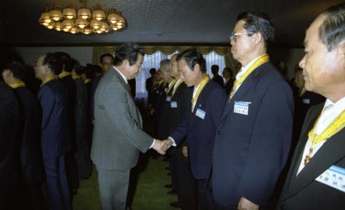 김상협 국무총리 재일 유공교포 포상식 이미지