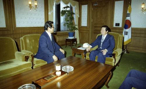 김상협 국무총리 문교부차관 임명장 수여 이미지