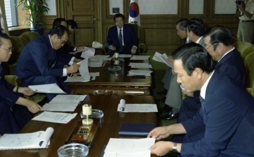 김상협 국무총리 대한항공여객기 피격사고대책회의 이미지