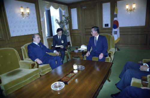 진의종 국무총리 주한 외교단장 접견 이미지