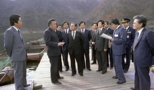 진의종 국무총리 이스라엘 향어 양식장 시찰 이미지
