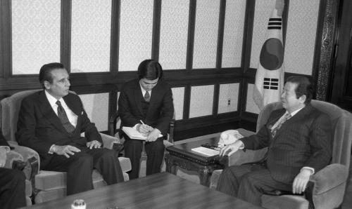 김상협 국무총리 국제의원연맹(IPU) 사무총장 접견 이미지