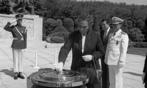 도미니카공화국 찰스 수상 일행 국립묘지 참배 이미지