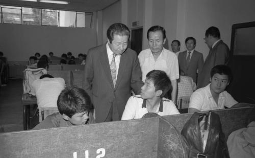 김상협 국무총리 남산도서관, 잠실올림픽경기장 건설현장 시찰 이미지