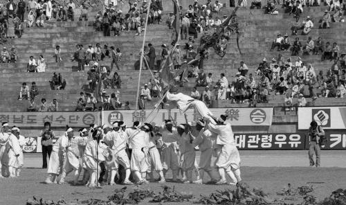 제24회 전국민속경연대회 중 아미산 울어리 이미지