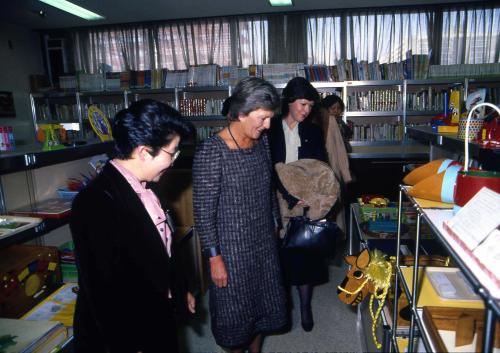 로버트호크 호주 수상 부인 새세대육영회 방문 이미지