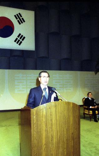 진의종 국무총리 제65주년 3ㆍ1 절 기념식 참석 이미지