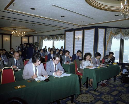 튀니지 수상 기자회견 이미지