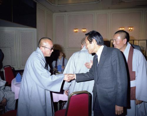 이진희 문화공보부 장관 불교지도자와 오찬 이미지