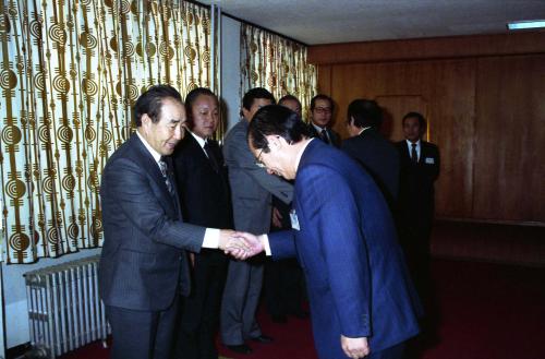 신병현 국무총리 권한대행 김해군청 순시 이미지