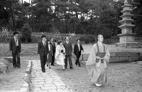 벨기에 수상 사찰(용주사) 방문 이미지