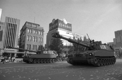 제36주년 국군의 날 행사 시가행진 이미지