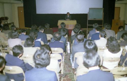 이원홍 문화공보부 장관 기업체 홍보담당과 환담 이미지