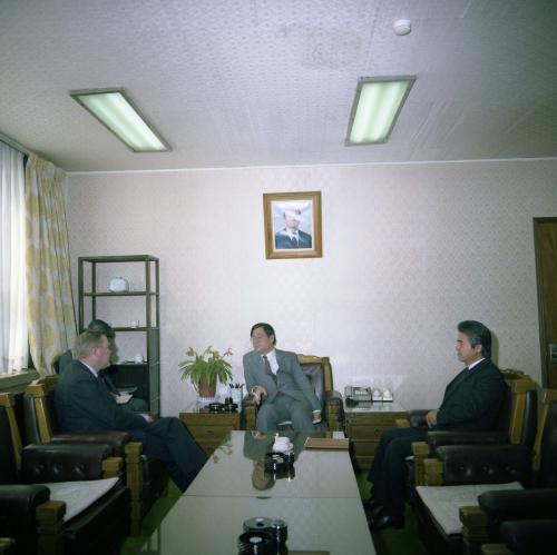 이원홍 문화공보부 장관 네덜란드대사 접견 이미지