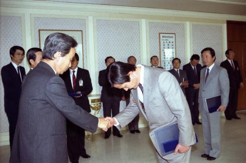 이규호 청와대 비서실장 전출자직원 표창(이수정 외 6명) 이미지