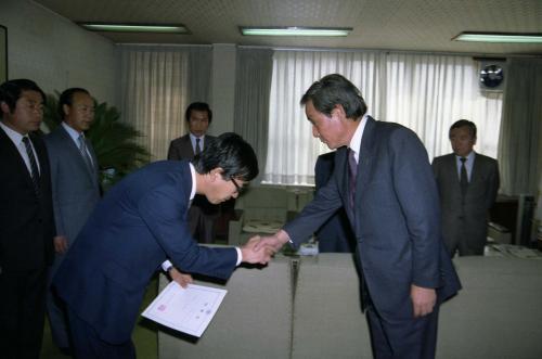 김윤환 문화공보부 차관 사무관 임명장 수여식(전보) 이미지