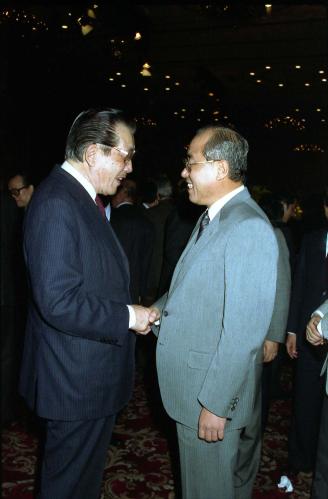 노신영 국무총리 동아일보 창간65주년기념 리셉션 참석 이미지