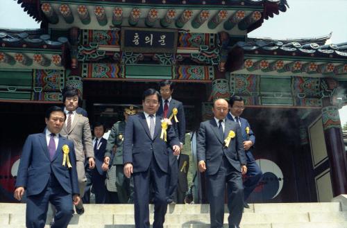 이원홍 문화공보부 장관 충무공 이순신 탄신 다례행제 이미지