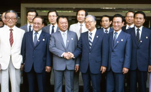 제8차 남북적십자회담 대표단 기념촬영 및 숙소출발 이미지