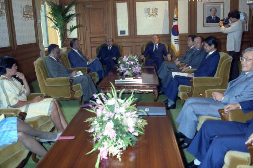 노신영 국무총리 트리니다드 토바고 챔버스 수상 접견 이미지