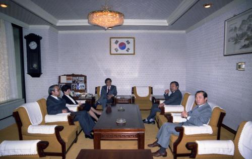 김윤환 문화공보부 차관 방일(조선통신사 일본 방문자료전시) 참석차 이미지
