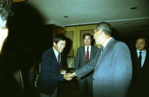 노신영 국무총리 주 미국 워싱턴 한국특파원과 만찬 이미지
