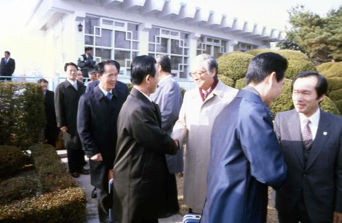 제10차 남북적십자회담 북적대표단 및 기자단 서울 도착 및 귀환 이미지