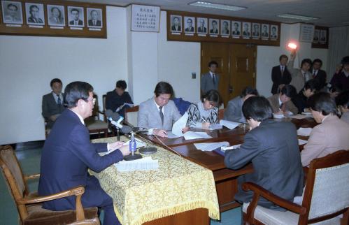 이원홍 문화공보부장관 저작권법 개정에 대한 기자회견 이미지