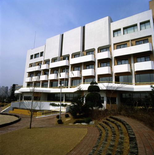 새세대육영회 전경 및 어린이 이미지