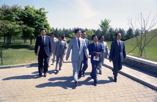문화공보부장관 우리시대문학과 그 지표에 관한 심포지엄 참석 이미지