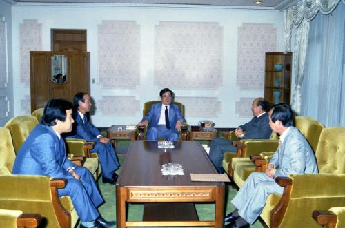 이원홍 문화공보부장관 편집, 보도국장 토론회 참석 이미지