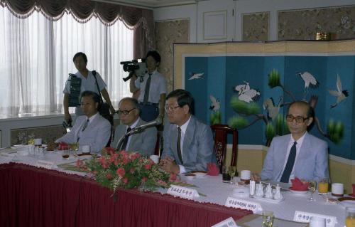 이원홍 문화공보부 장관 1986년 제2차 청소년선도위원회의 참석 이미지