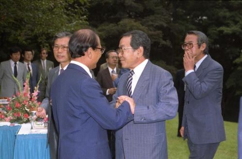 이웅희 문화공보부장관 외신기자 간담회 이미지