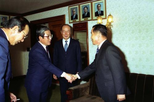노신영 국무총리 총무처차관 임명장 수여 이미지