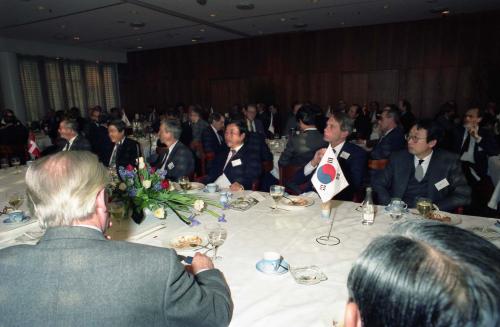 노신영 국무총리 덴마크 전국경제인연합회 회장 주최 오찬 이미지