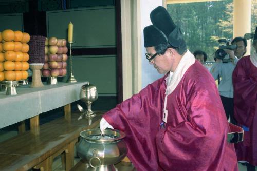 이웅희 문화공보부 장관 윤봉길 의사 의거 55주년 기념식 참석 이미지