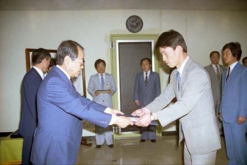이웅희 문화공보부 장관 월례직원조회 및 포상식 이미지