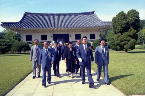 최창윤 문화공보부 차관 제395 칠백의사 순의제향 참배 이미지