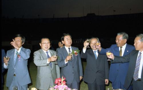최창윤 문화공보부 차관 제28회 전국민속예술경연대회 경축 리셉션 참석 이미지