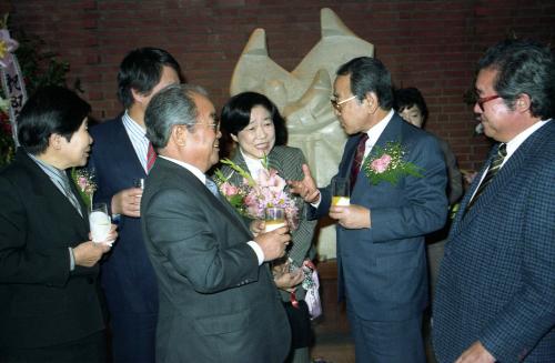 이웅희 문화공보부 장관 대한민국문학상 수상자를 위한 리셉션 참석 이미지