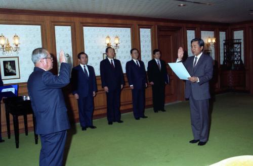 김정렬 국무총리 한국산업안전공단 이사장 임명장 수여 이미지