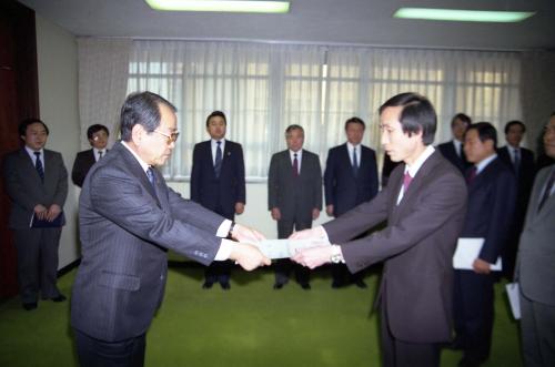 이웅희 문화공보부 장관 서기관급이상 8명 임명장 수여 이미지