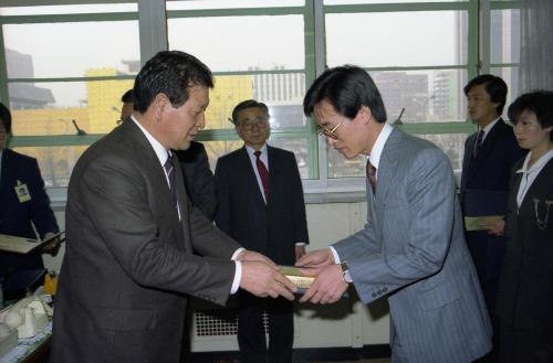 종무실장 유관기관 유공공무원 표창 이미지