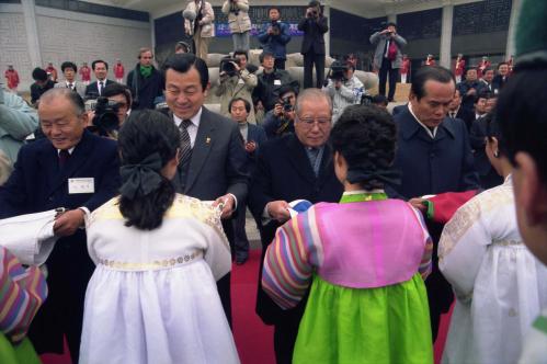 김정렬 국무총리 '88 서울올림픽대회 참가국 국기 게양식 참석 이미지