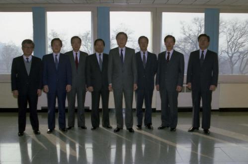 청와대 경제수석 직원 기념촬영 이미지